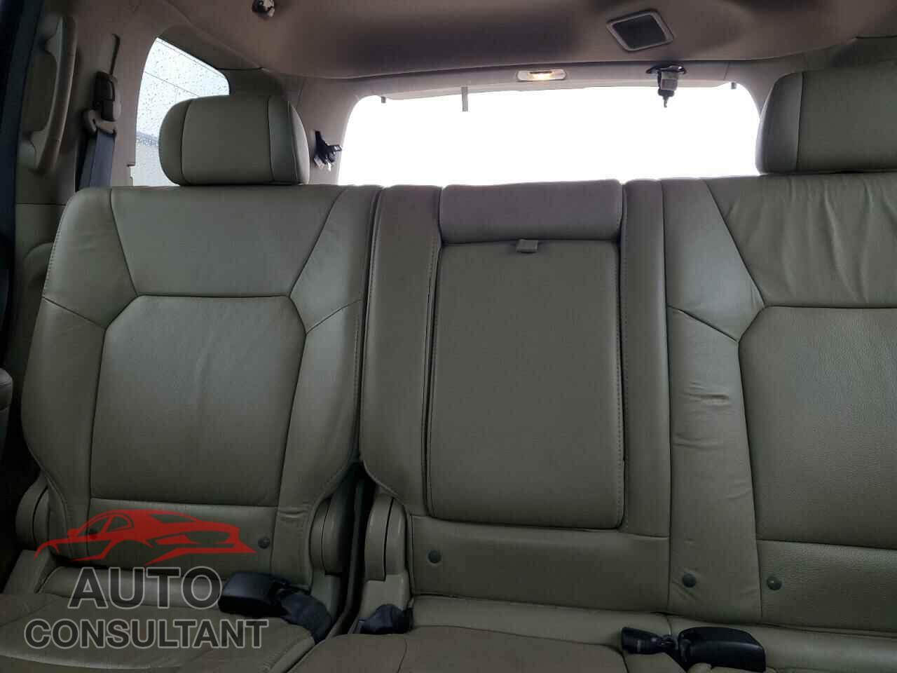 HONDA PILOT 2010 - 5FNYF3H59AB021936