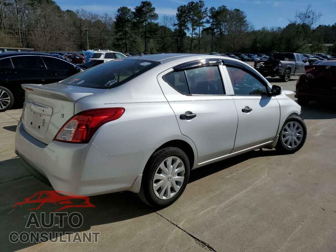 NISSAN VERSA 2017 - 3N1CN7AP3HL829228