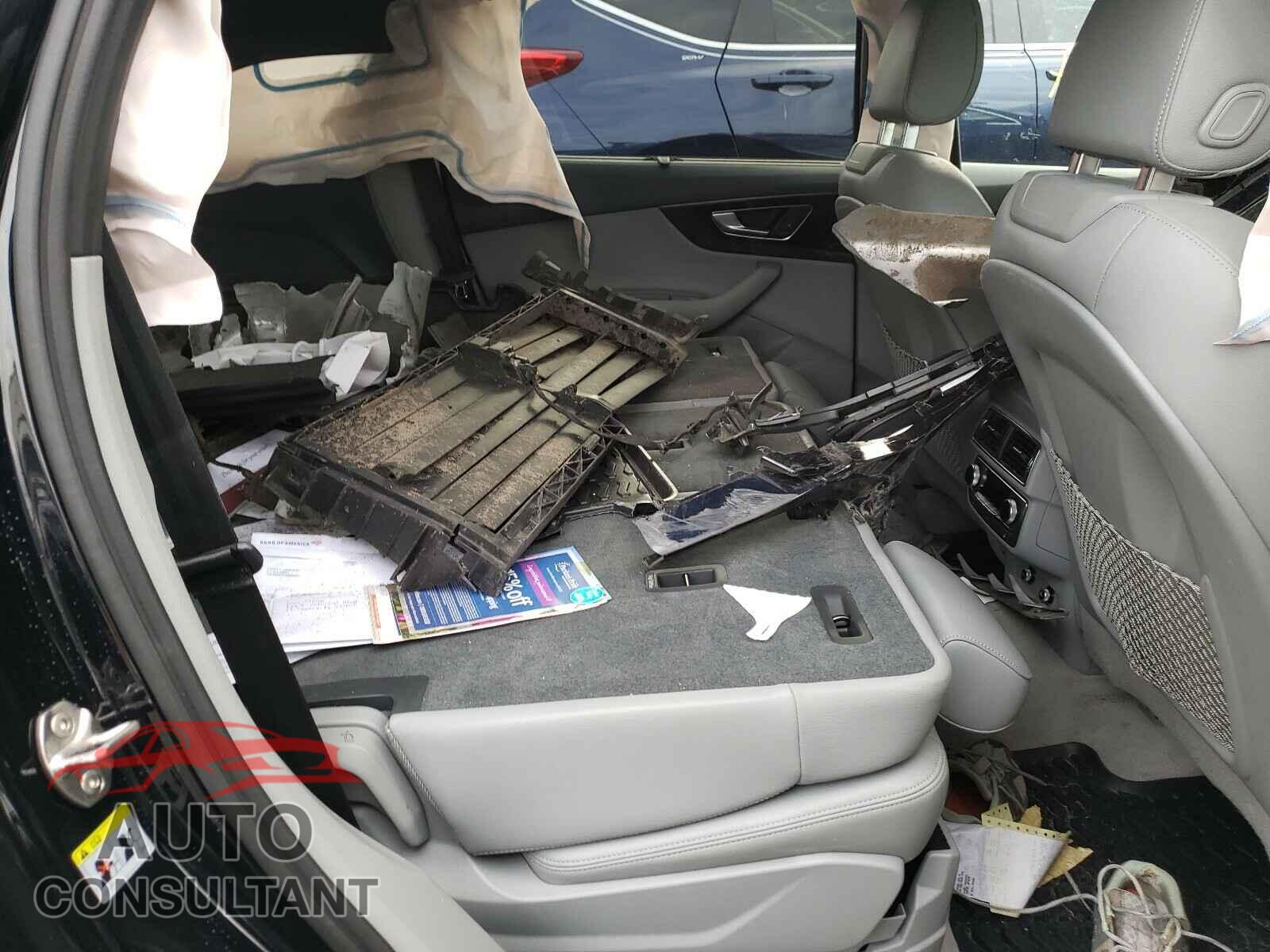AUDI Q7 2018 - WA1VAAF79JD011158