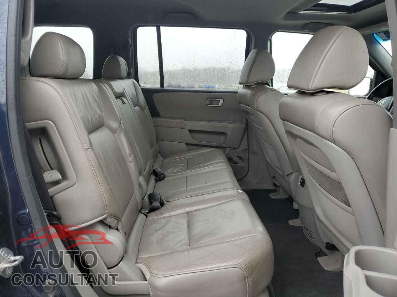 HONDA PILOT 2011 - 5FNYF4H5XBB065208