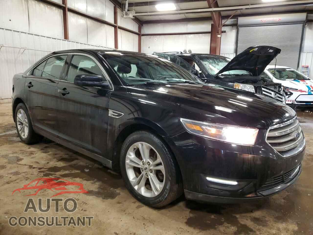 FORD TAURUS 2018 - 1FAHP2E82JG138730