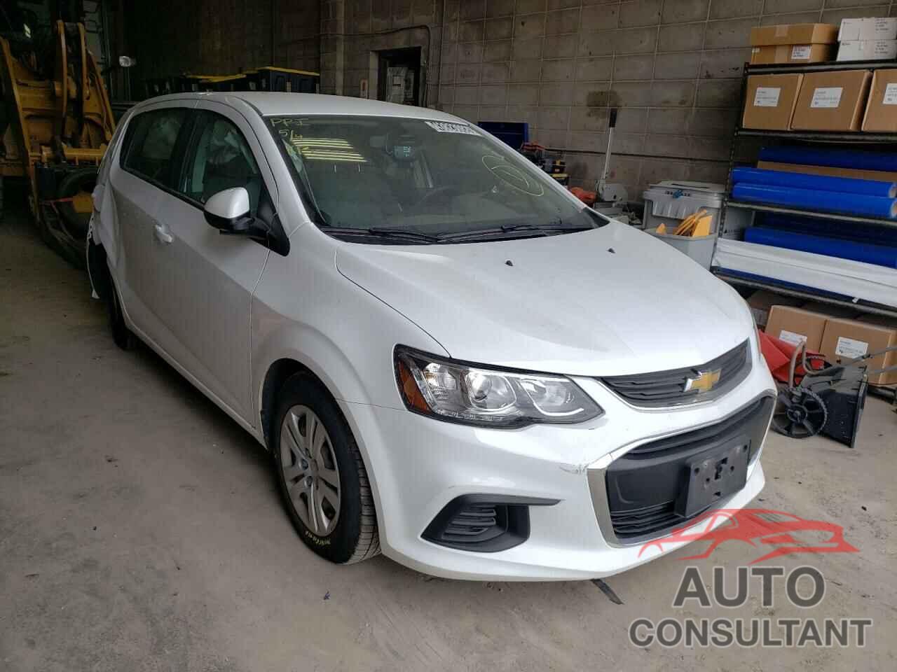 CHEVROLET SONIC 2018 - 1G1JG6SH5J4105402