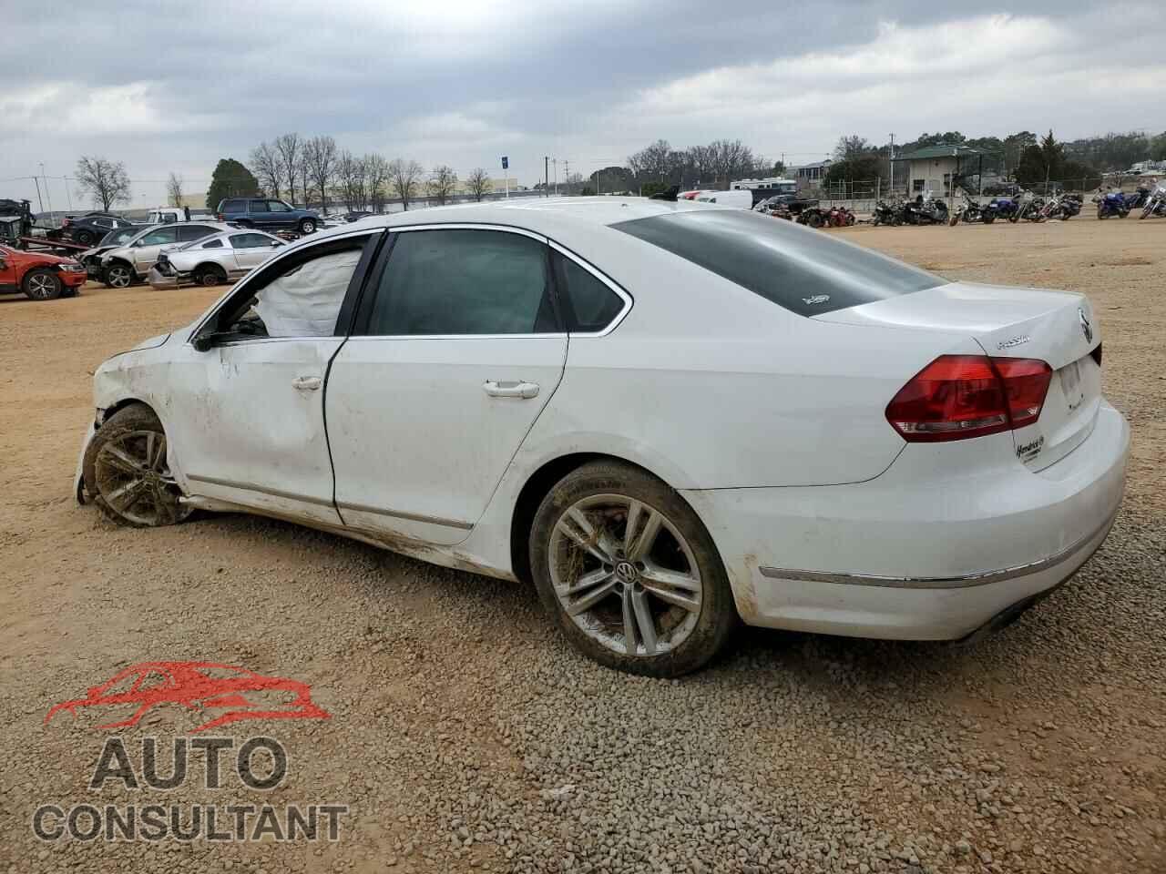 VOLKSWAGEN PASSAT 2015 - 1VWCS7A39FC072697