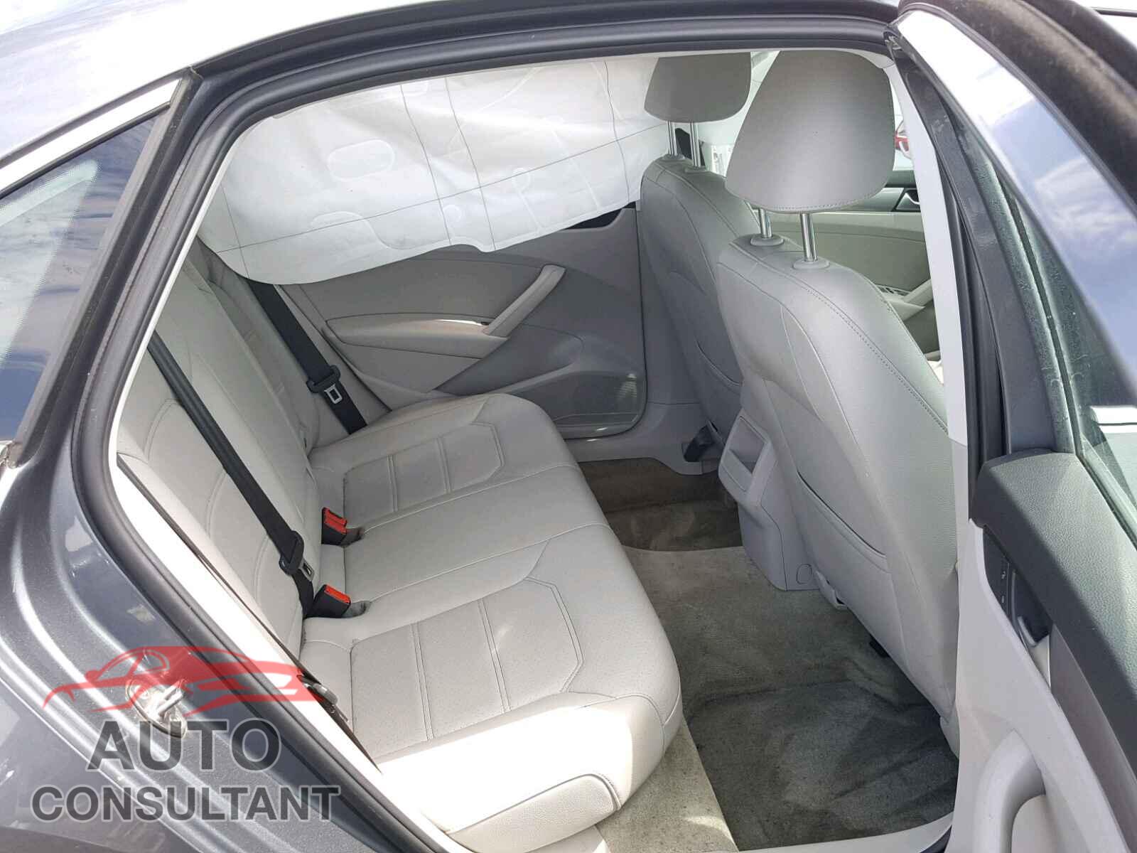VOLKSWAGEN PASSAT 2015 - 1VWAT7A33FC078841