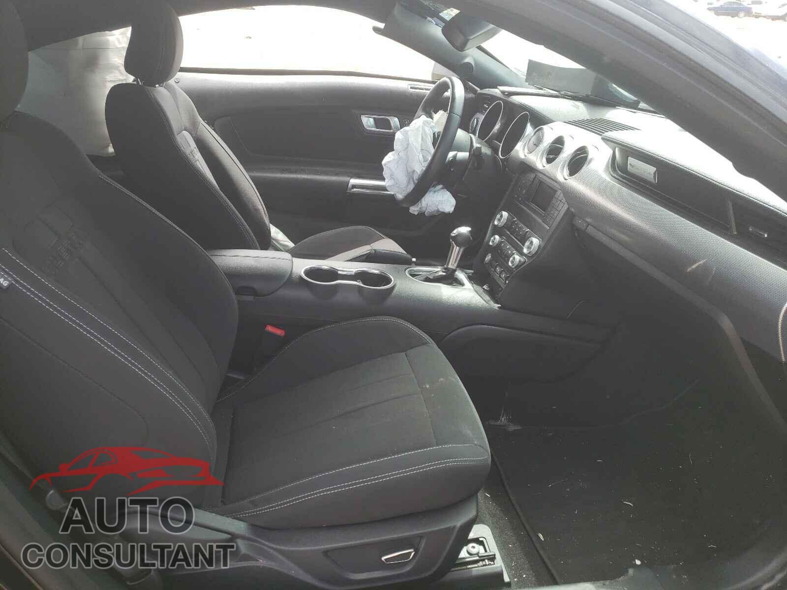 FORD MUSTANG 2019 - 1FA6P8CF5K5202087