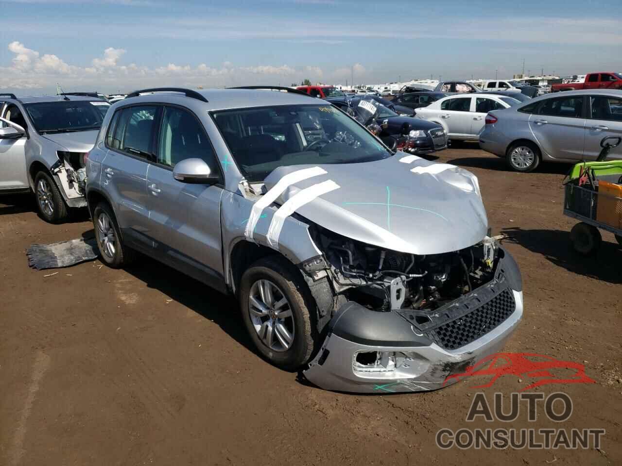 VOLKSWAGEN TIGUAN 2016 - WVGBV7AX8GW589588