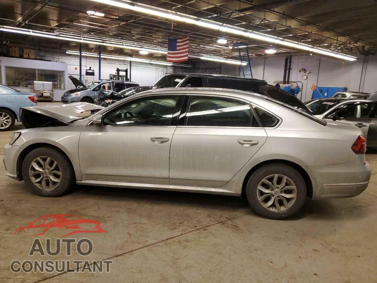 VOLKSWAGEN PASSAT 2017 - 1VWAT7A38HC034000