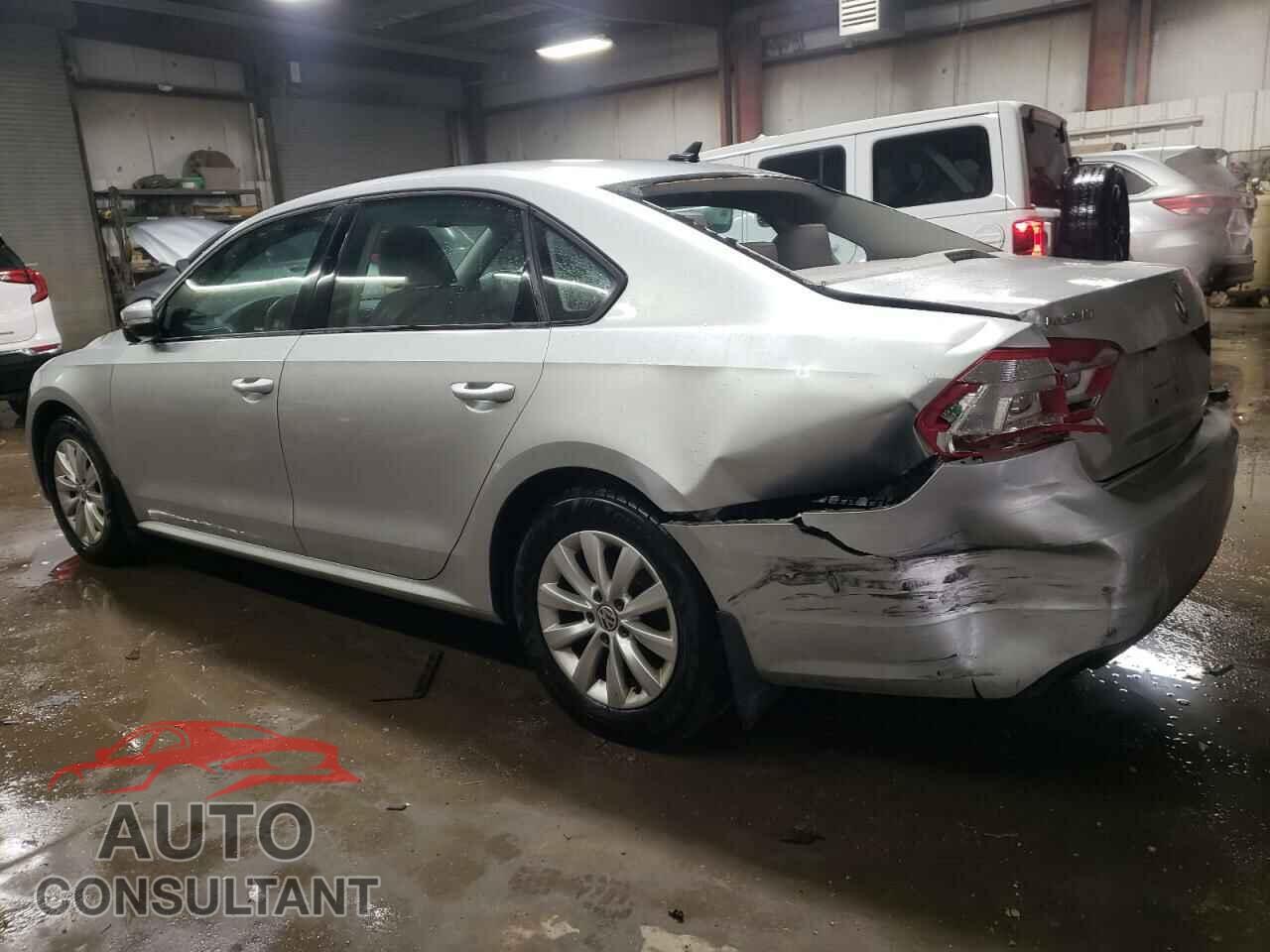 VOLKSWAGEN PASSAT 2015 - 1VWAT7A30FC002588