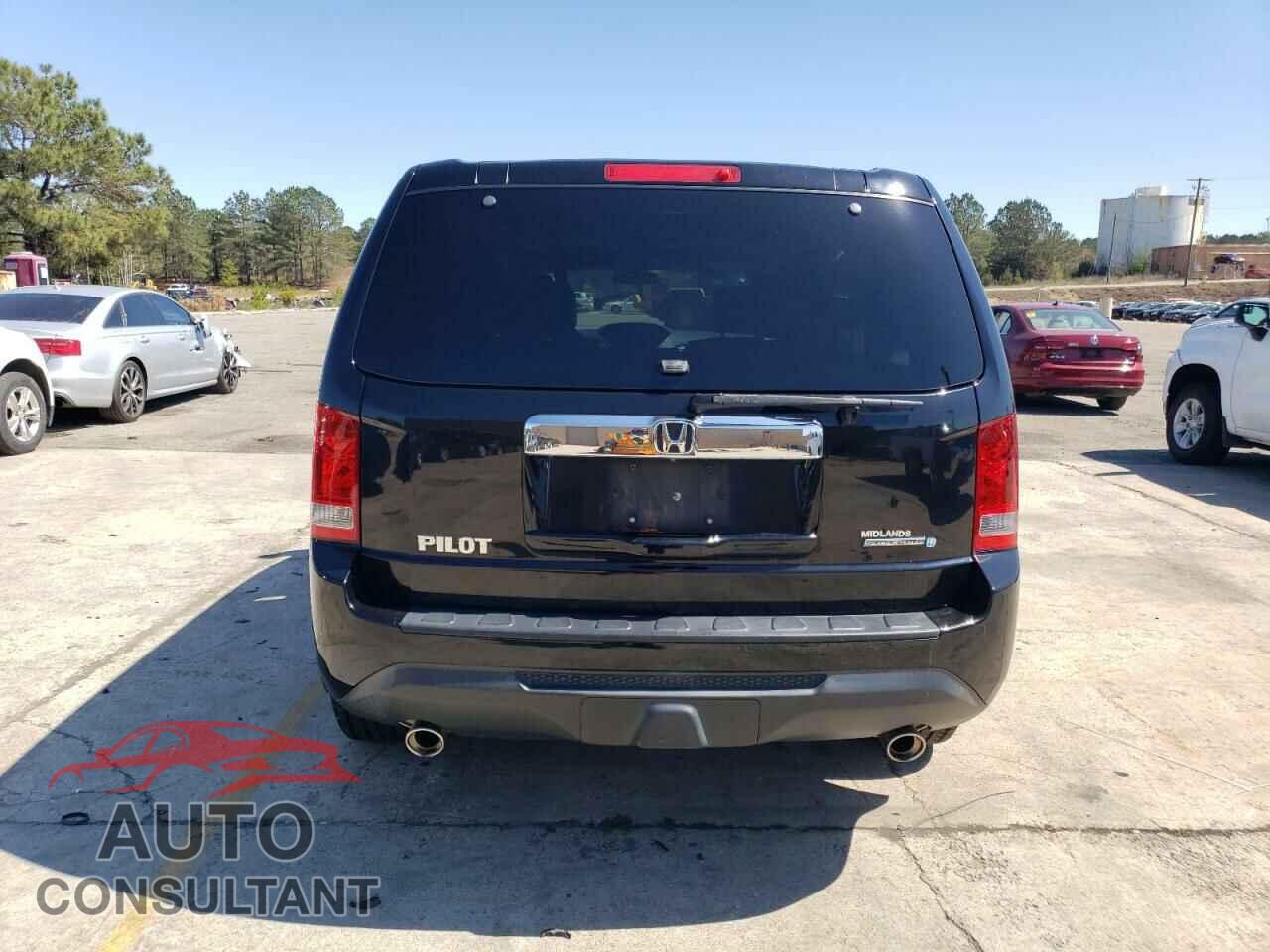 HONDA PILOT 2015 - 5FNYF3H33FB013613