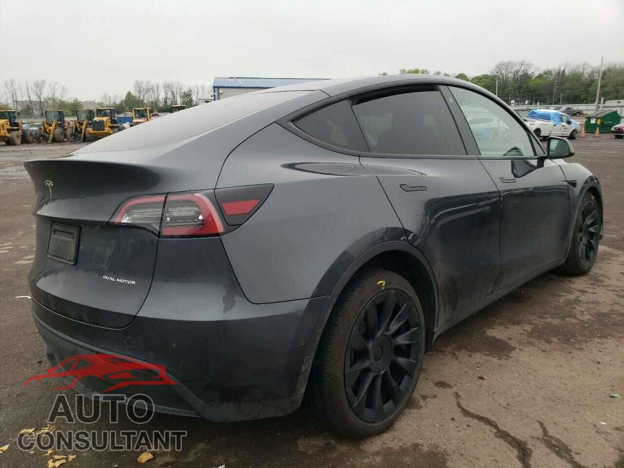 TESLA MODEL Y 2021 - 5YJYGAEE0MF194206