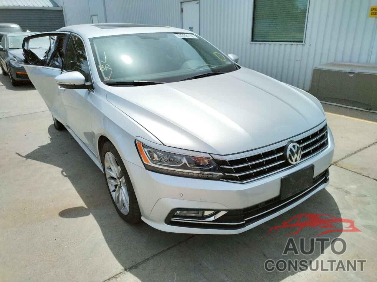 VOLKSWAGEN PASSAT 2017 - 1VWGT7A36HC076658