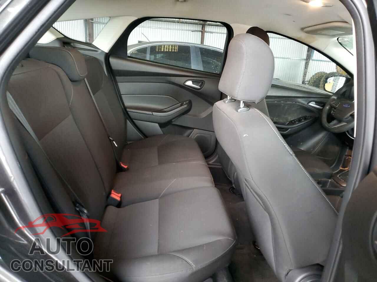 FORD FOCUS 2015 - 1FADP3K27FL349215