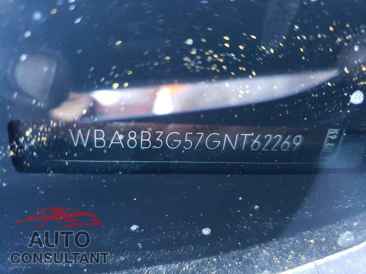 BMW 3 SERIES 2016 - WBA8B3G57GNT62269