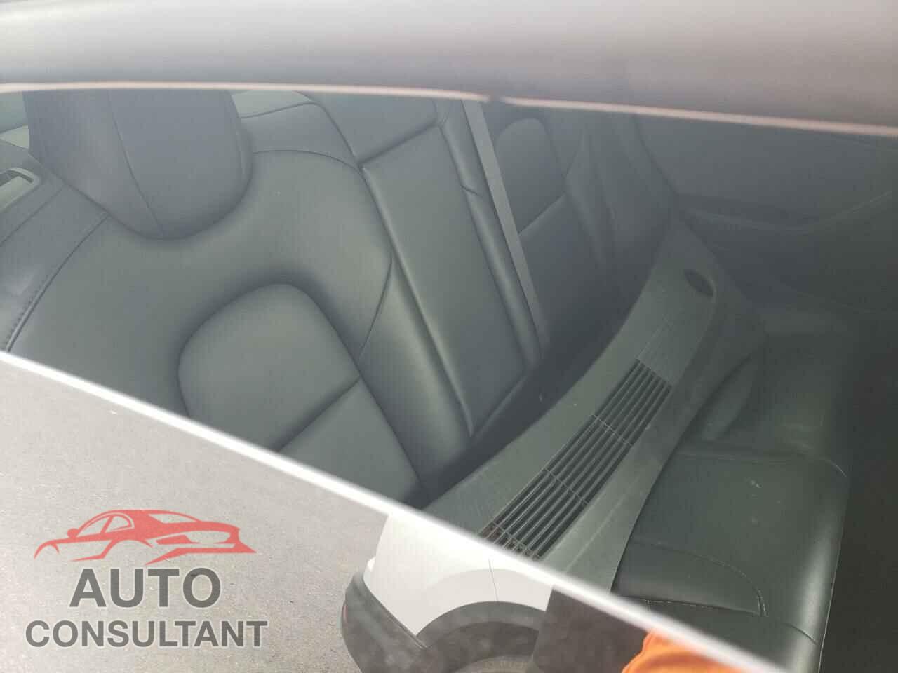 TESLA MODEL 3 2019 - 5YJ3E1EA9KF317558