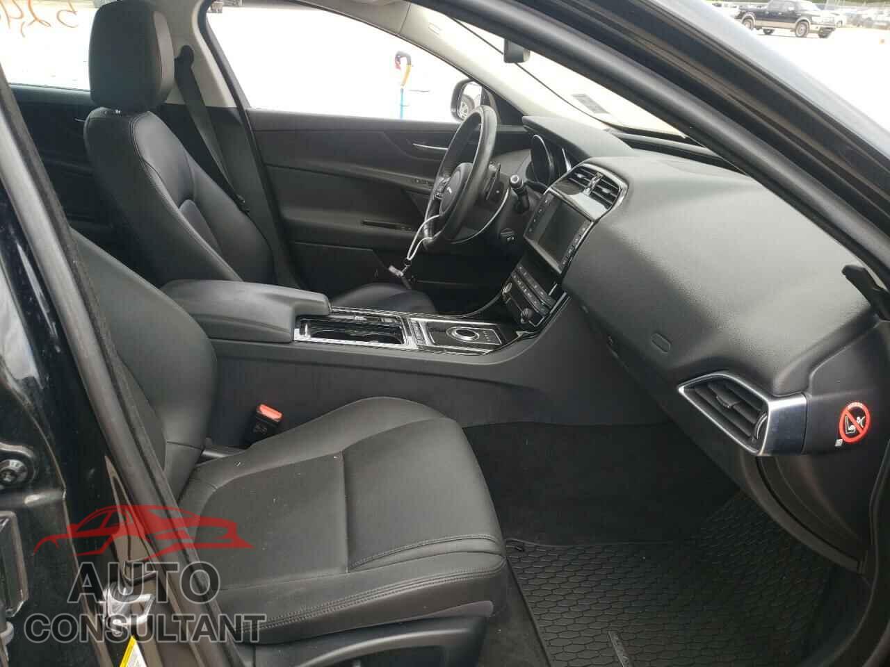 JAGUAR XE 2018 - SAJAD4FX5JCP34963