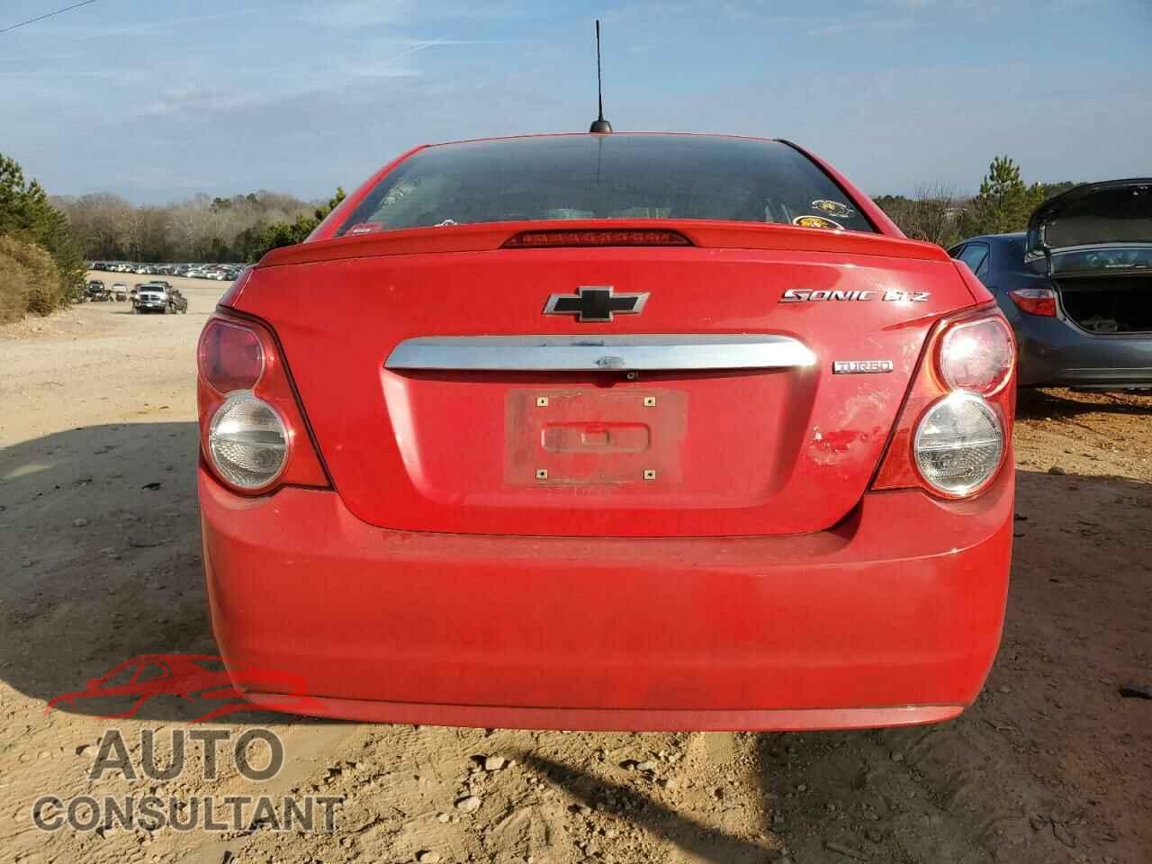 CHEVROLET SONIC 2015 - 1G1JE5SB2F4201765