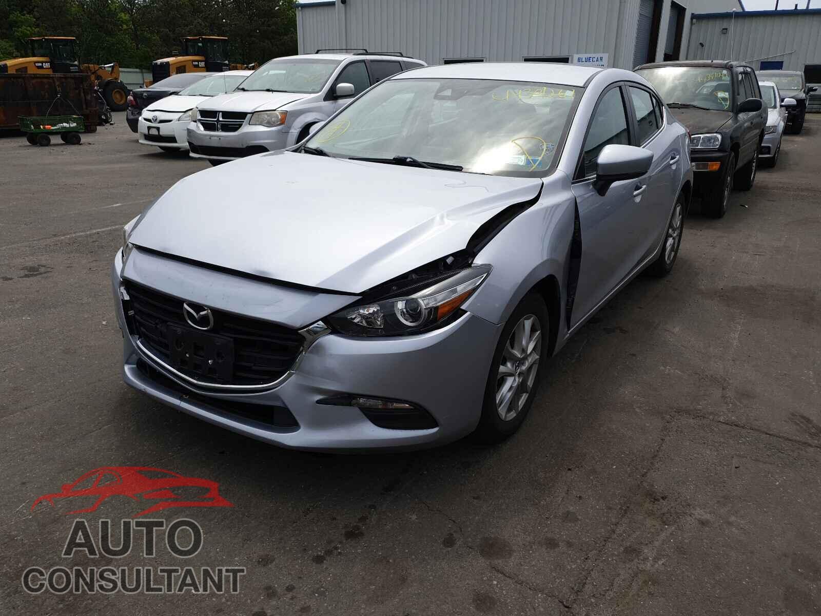 MAZDA 3 2018 - 3MZBN1U79JM179156