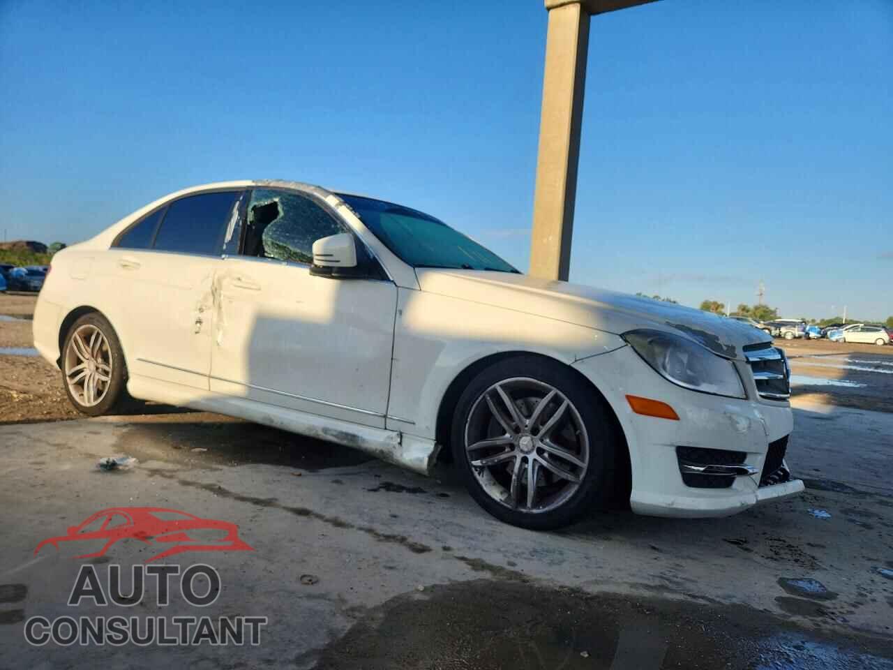 MERCEDES-BENZ C-CLASS 2013 - WDDGF8ABXDR246007