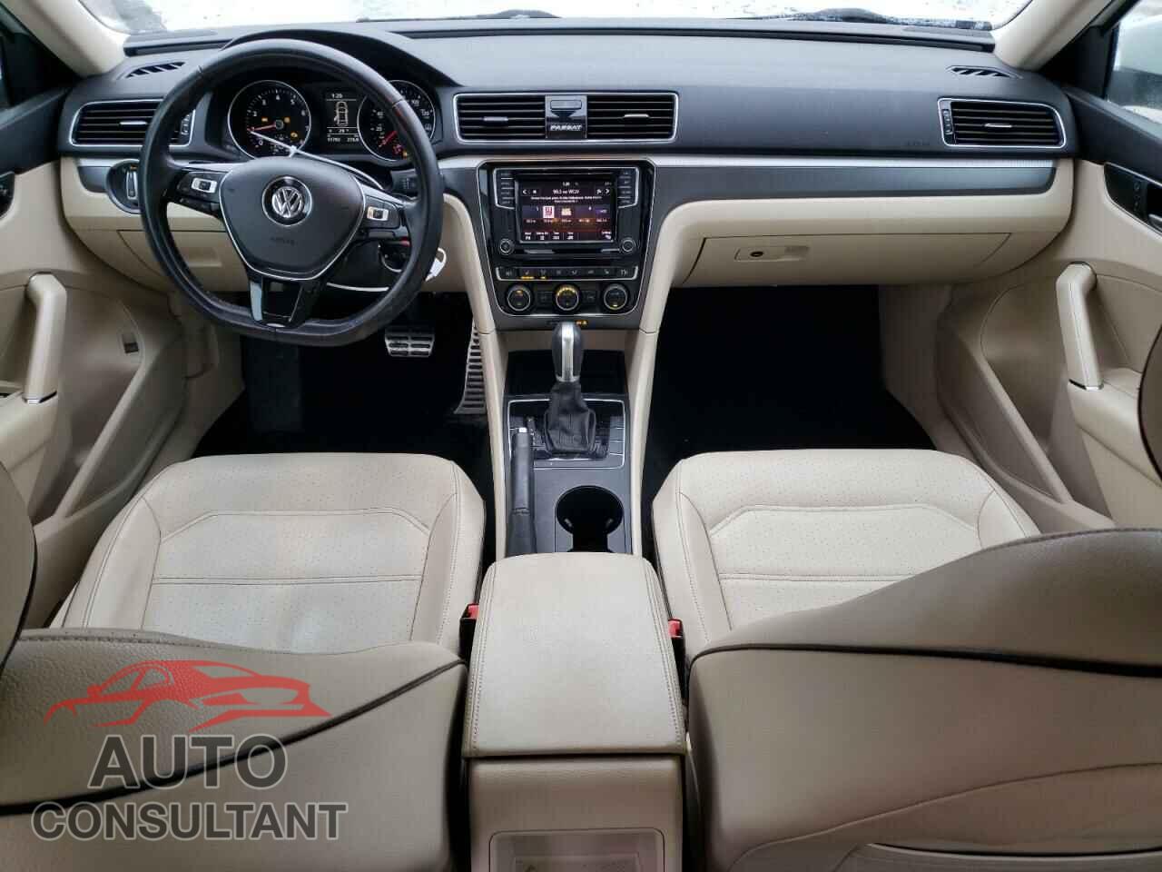 VOLKSWAGEN PASSAT 2018 - 1VWAA7A36JC037943
