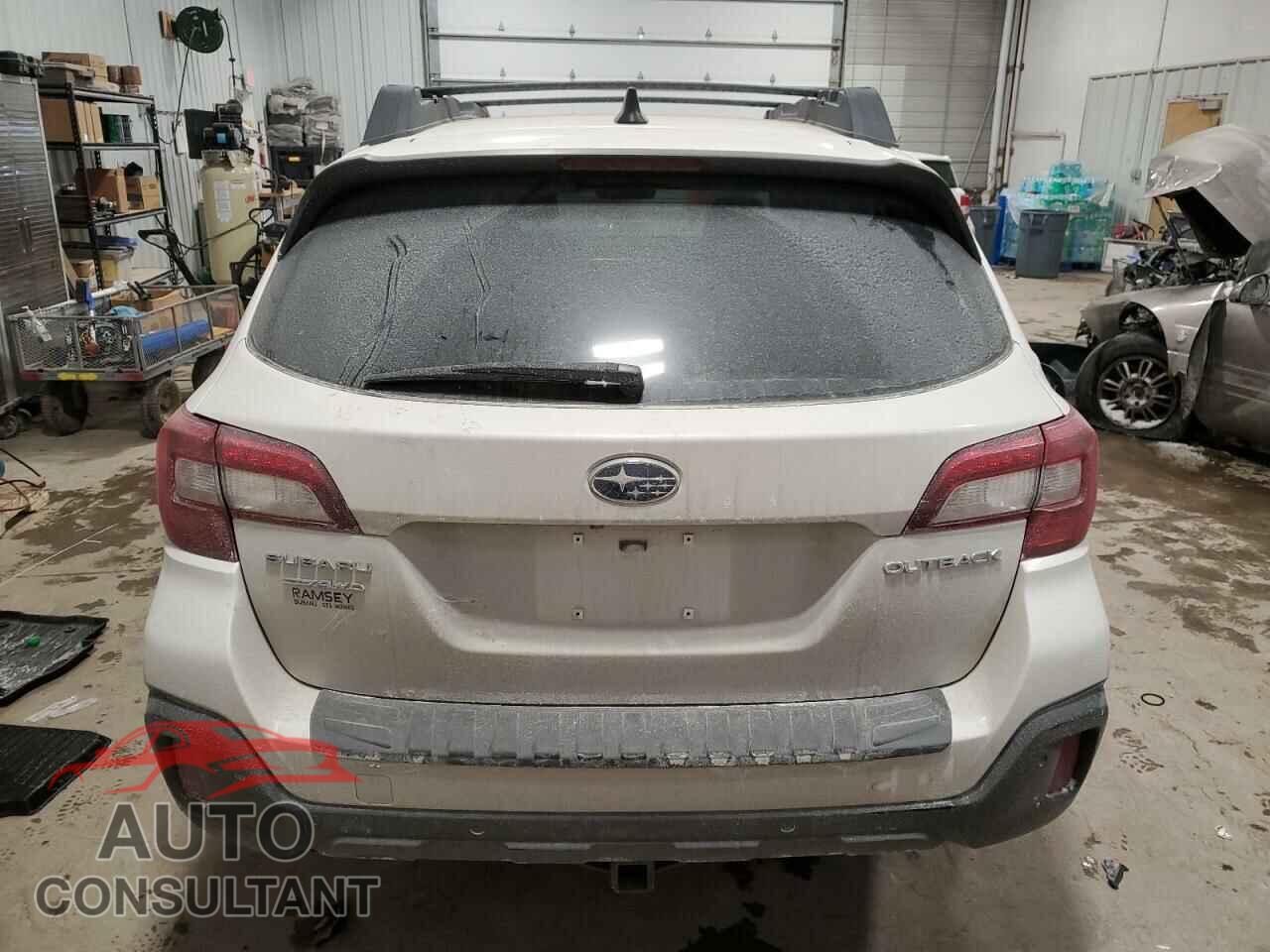 SUBARU OUTBACK 2018 - 4S4BSANC5J3351929