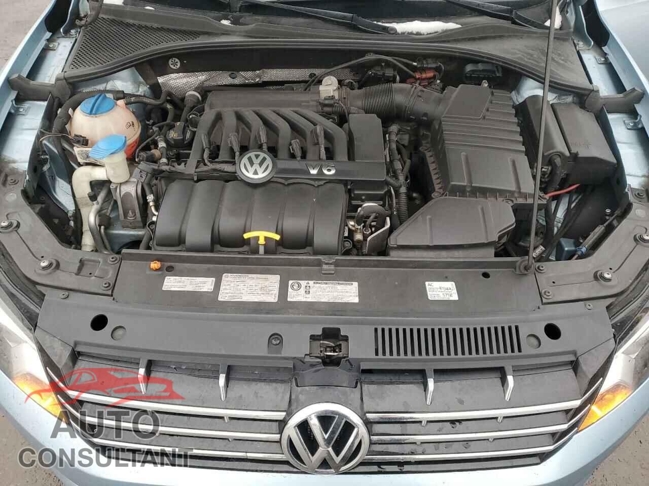 VOLKSWAGEN PASSAT 2012 - 1VWBM7A32CC045911