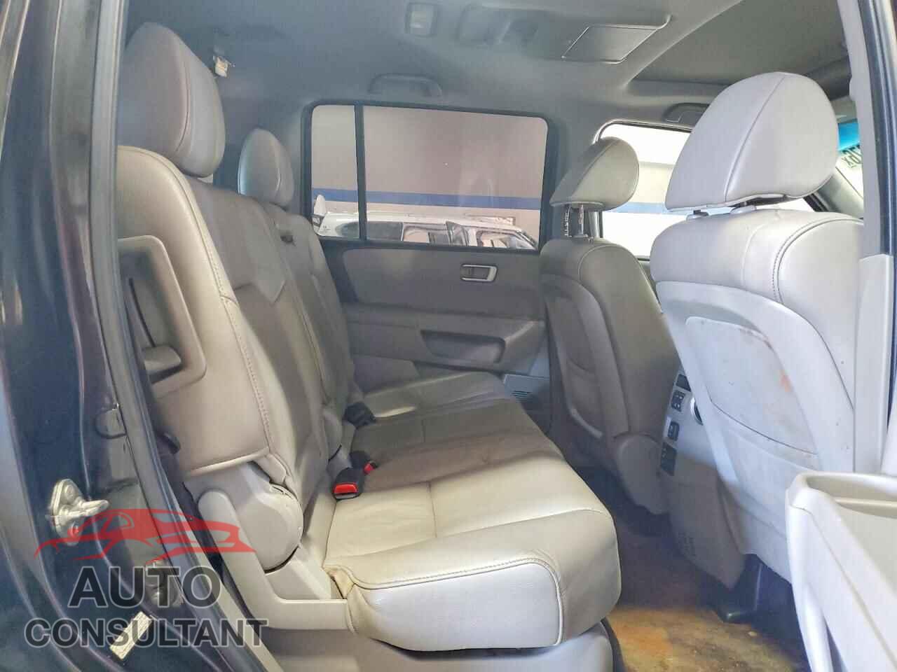 HONDA PILOT 2012 - 5FNYF4H6XCB006489