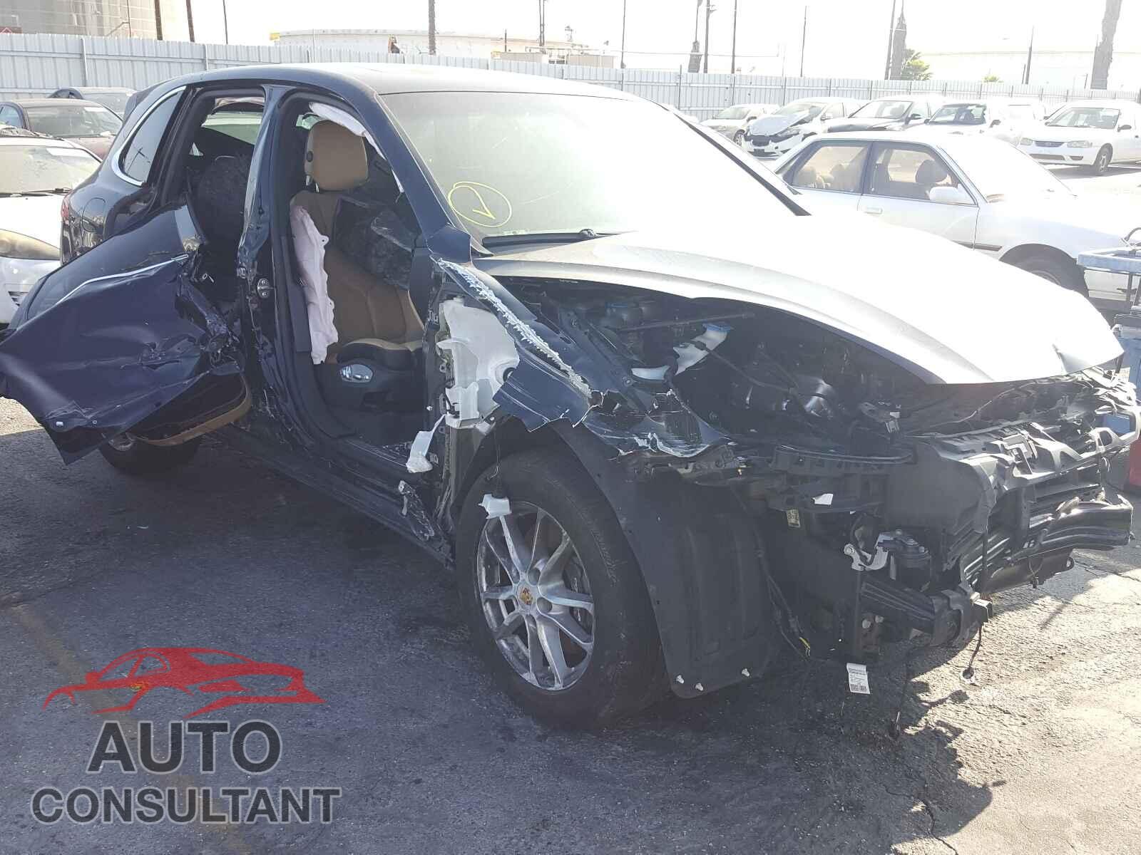 PORSCHE CAYENNE 2018 - WP1AA2A28JKA00393