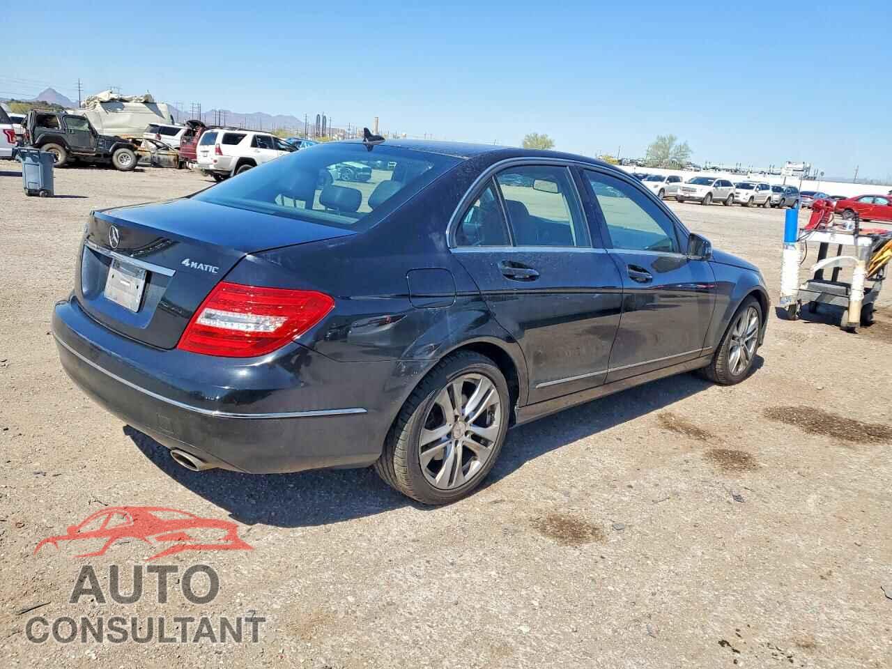 MERCEDES-BENZ C-CLASS 2013 - WDDGF8AB8DR258785