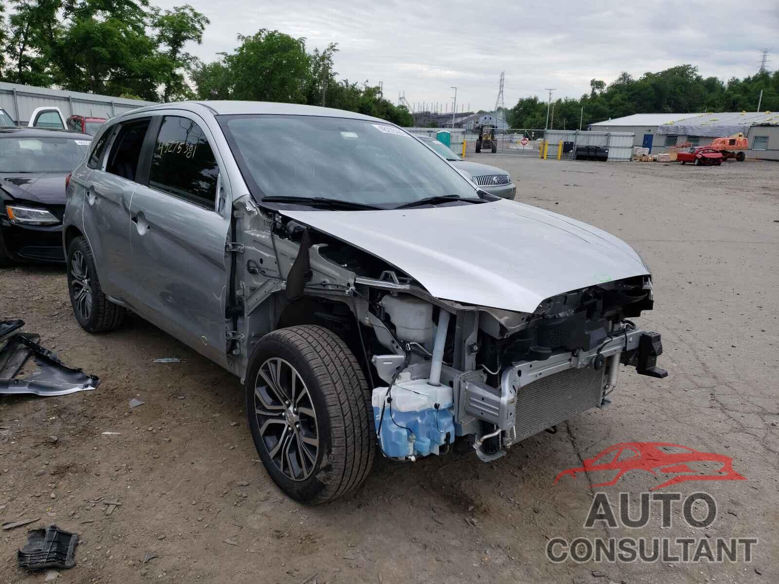 MITSUBISHI OUTLANDER 2018 - JA4AR3AW8JU001190