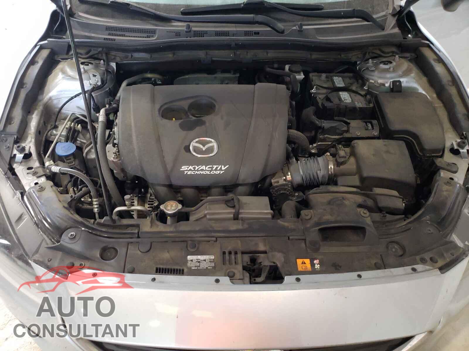 MAZDA 3 2018 - 3MZBN1V36JM236991