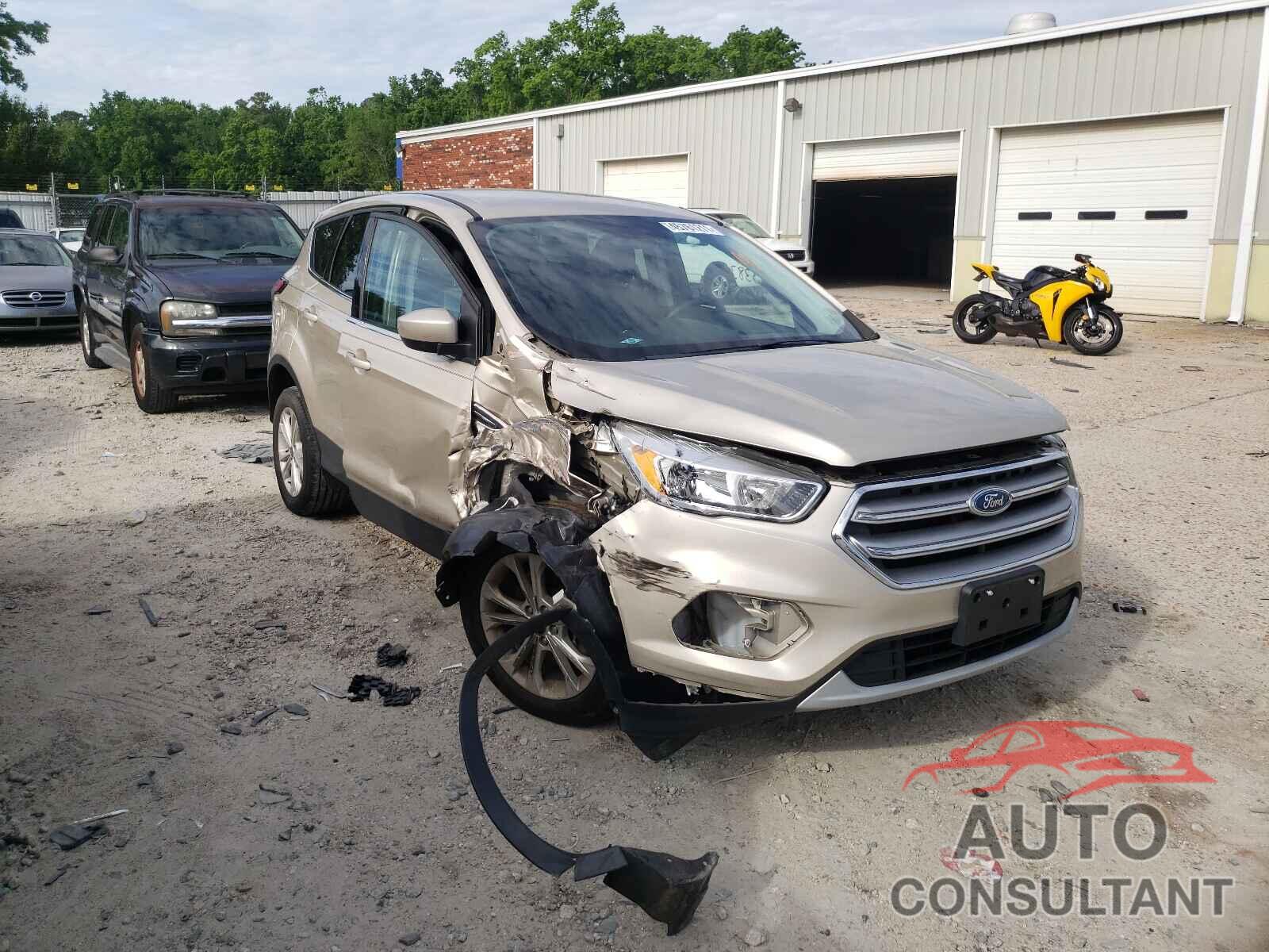 FORD ESCAPE 2017 - 1FMCU9GD2HUB84985
