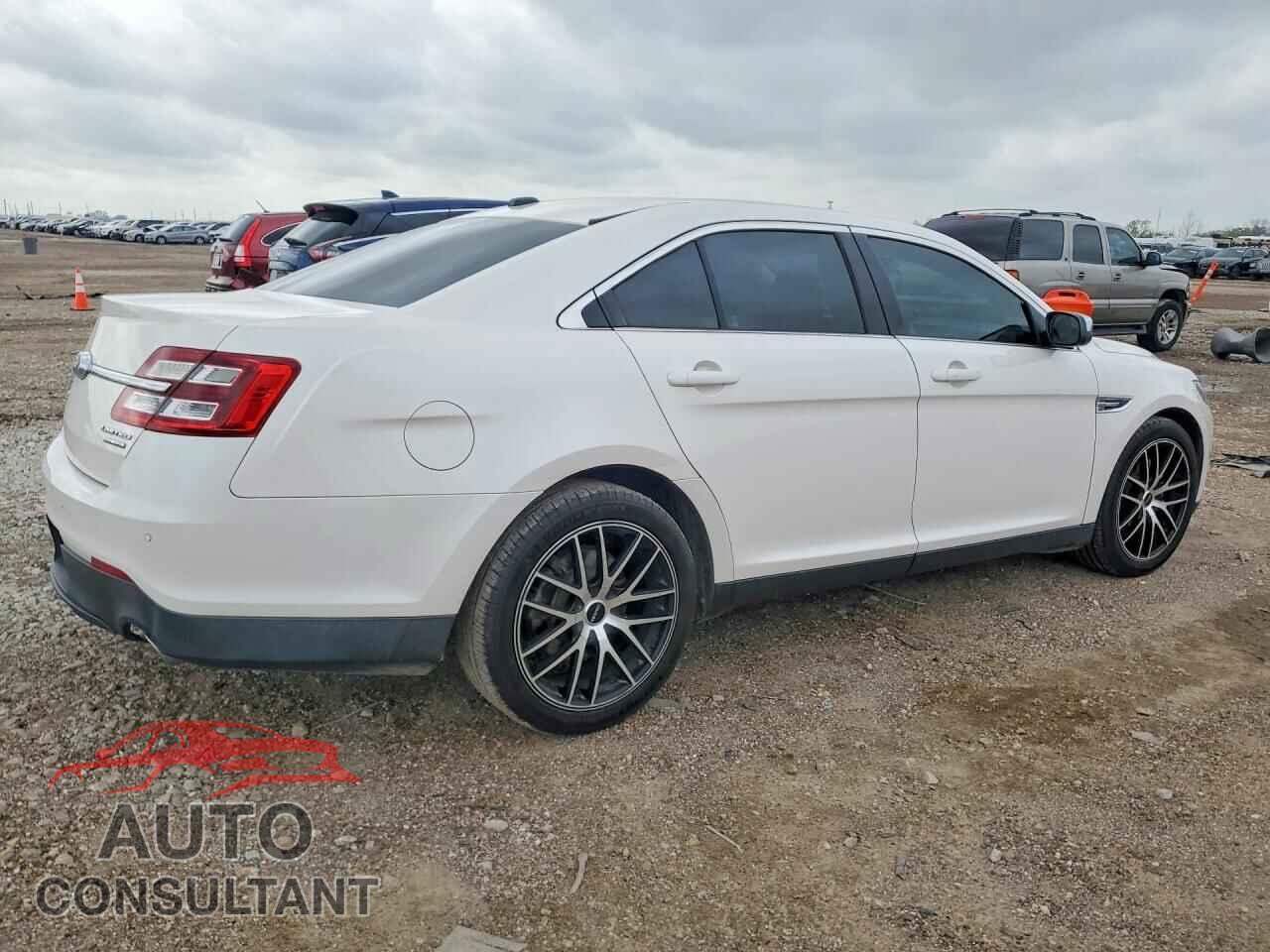 FORD TAURUS 2017 - 1FAHP2F84HG128936