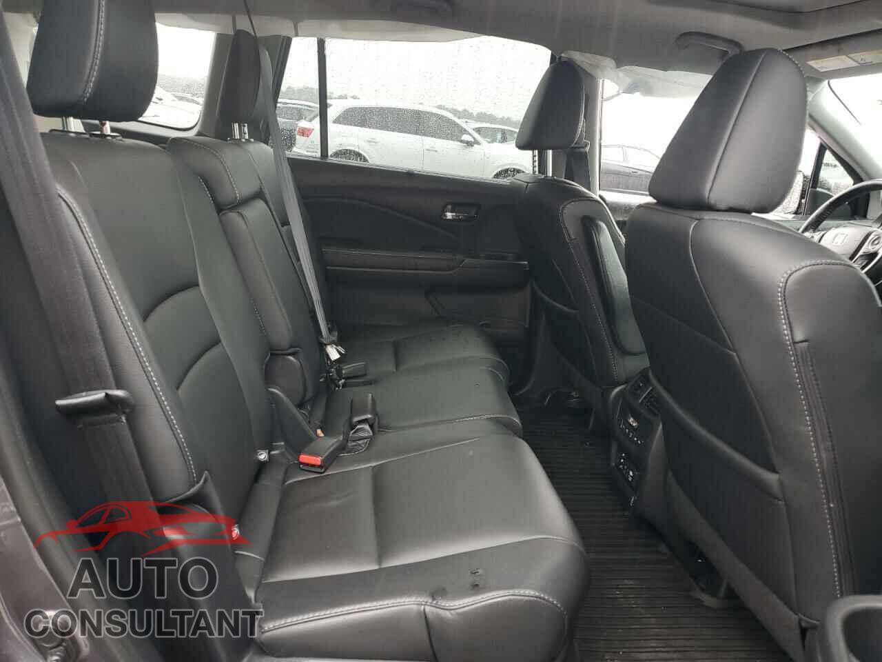 HONDA PILOT 2018 - 5FNYF6H97JB044619