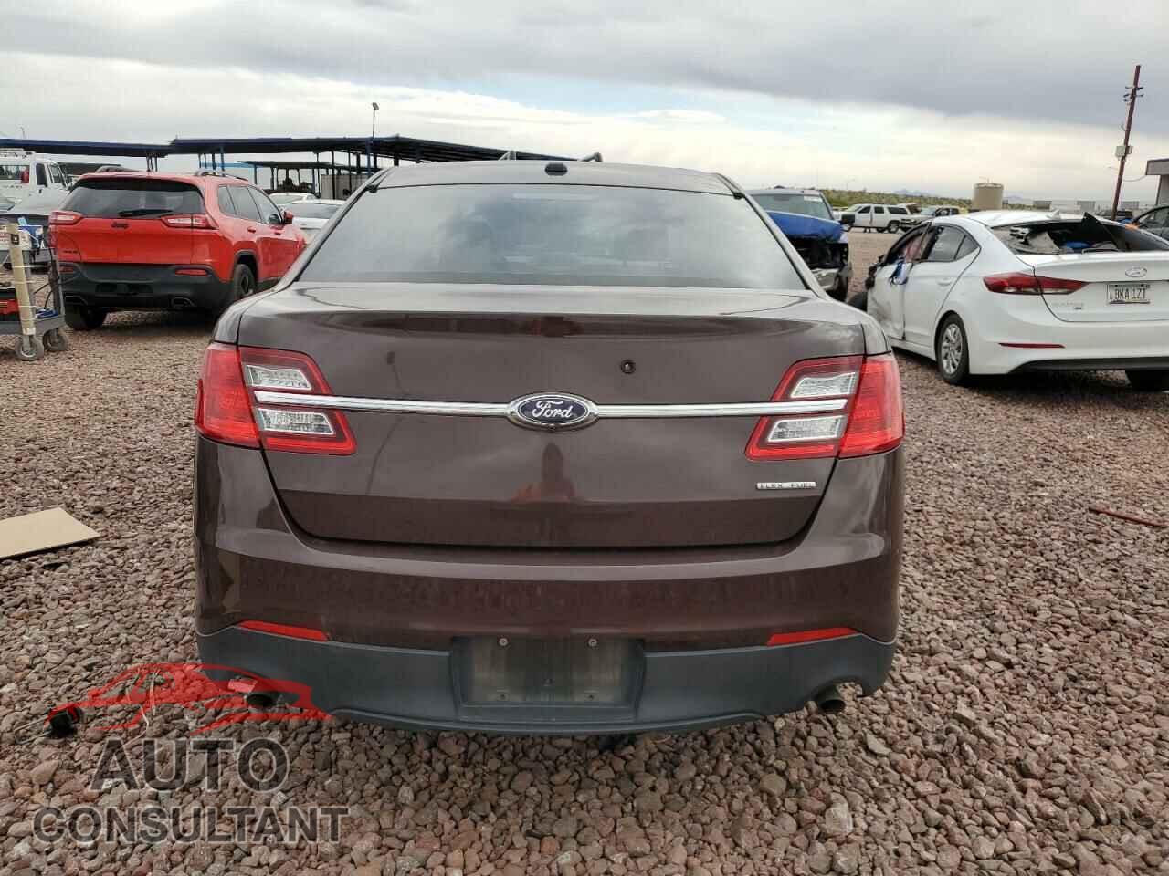 FORD TAURUS 2018 - 1FAHP2L80JG105910