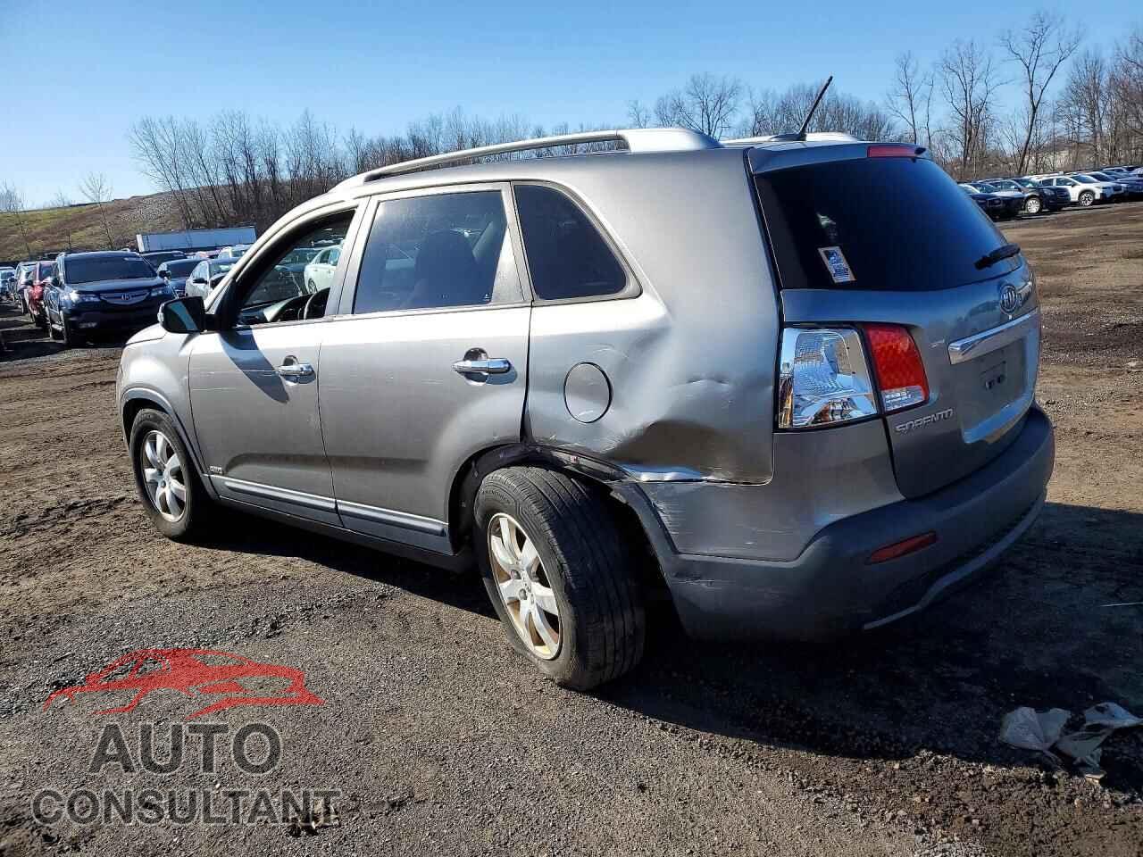 KIA SORENTO 2013 - 5XYKTDA26DG336694