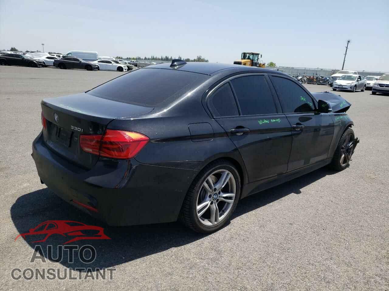 BMW 3 SERIES 2017 - WBA8B9G34HNU54345