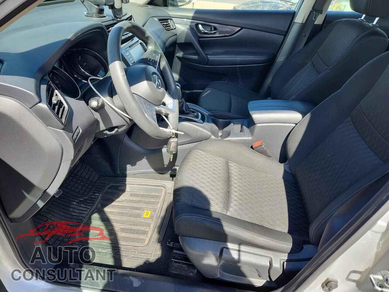NISSAN ROGUE 2018 - KNMAT2MVXJP545659