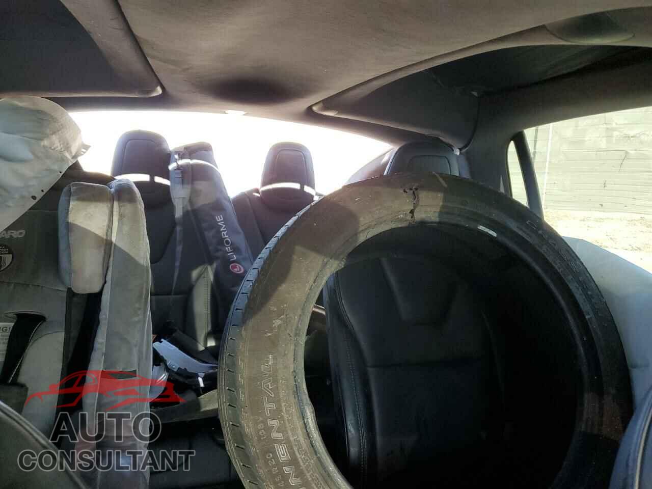 TESLA MODEL X 2020 - 5YJXCBE25LF239111