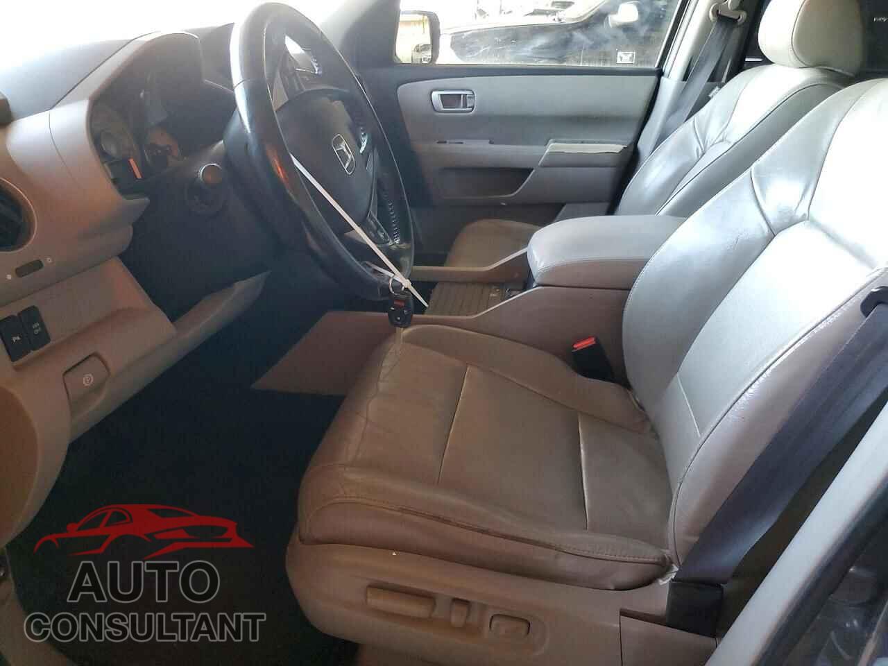 HONDA PILOT 2011 - 5FNYF4H91BB100527