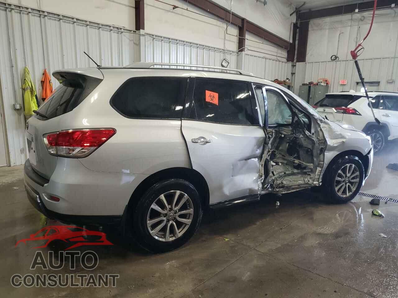NISSAN PATHFINDER 2016 - 5N1AR2MM4GC642535