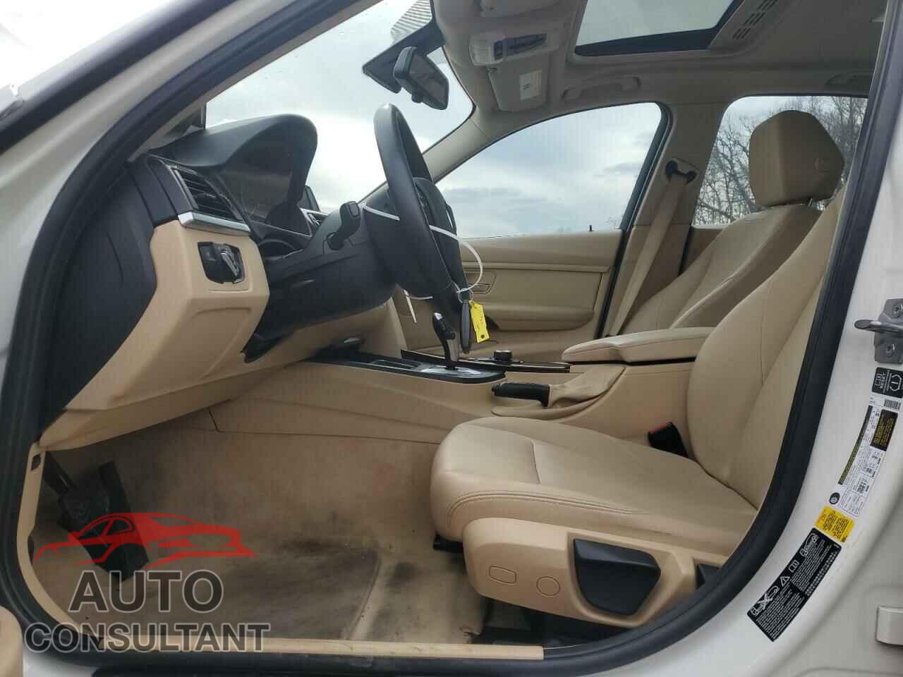 BMW 3 SERIES 2014 - WBA3C3C57EP661324