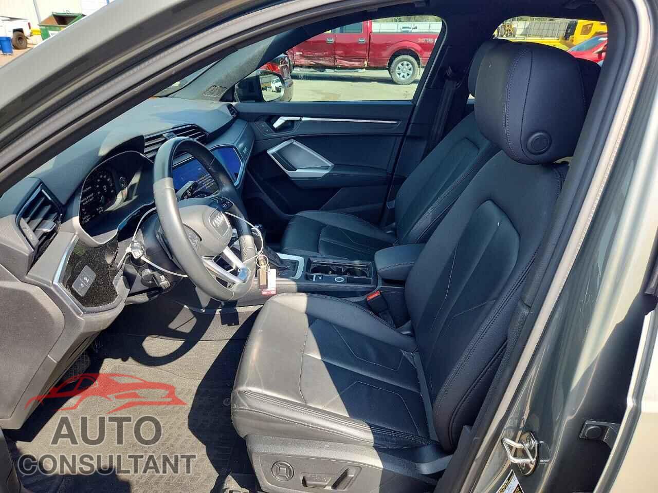 AUDI Q3 2023 - WA1EECF38P1117138