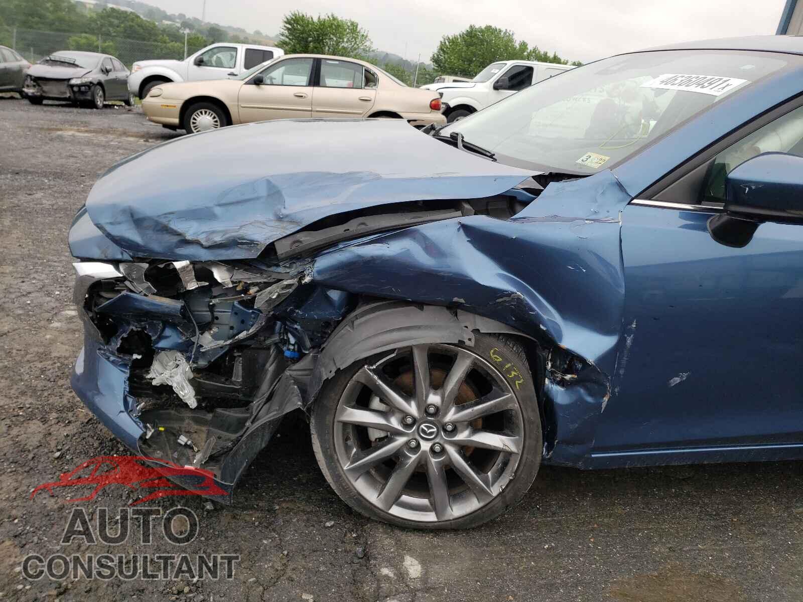 MAZDA 3 2018 - 3MZBN1V32JM192889