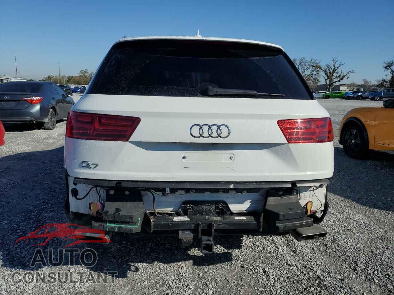 AUDI Q7 2019 - WA1LHAF74KD026218