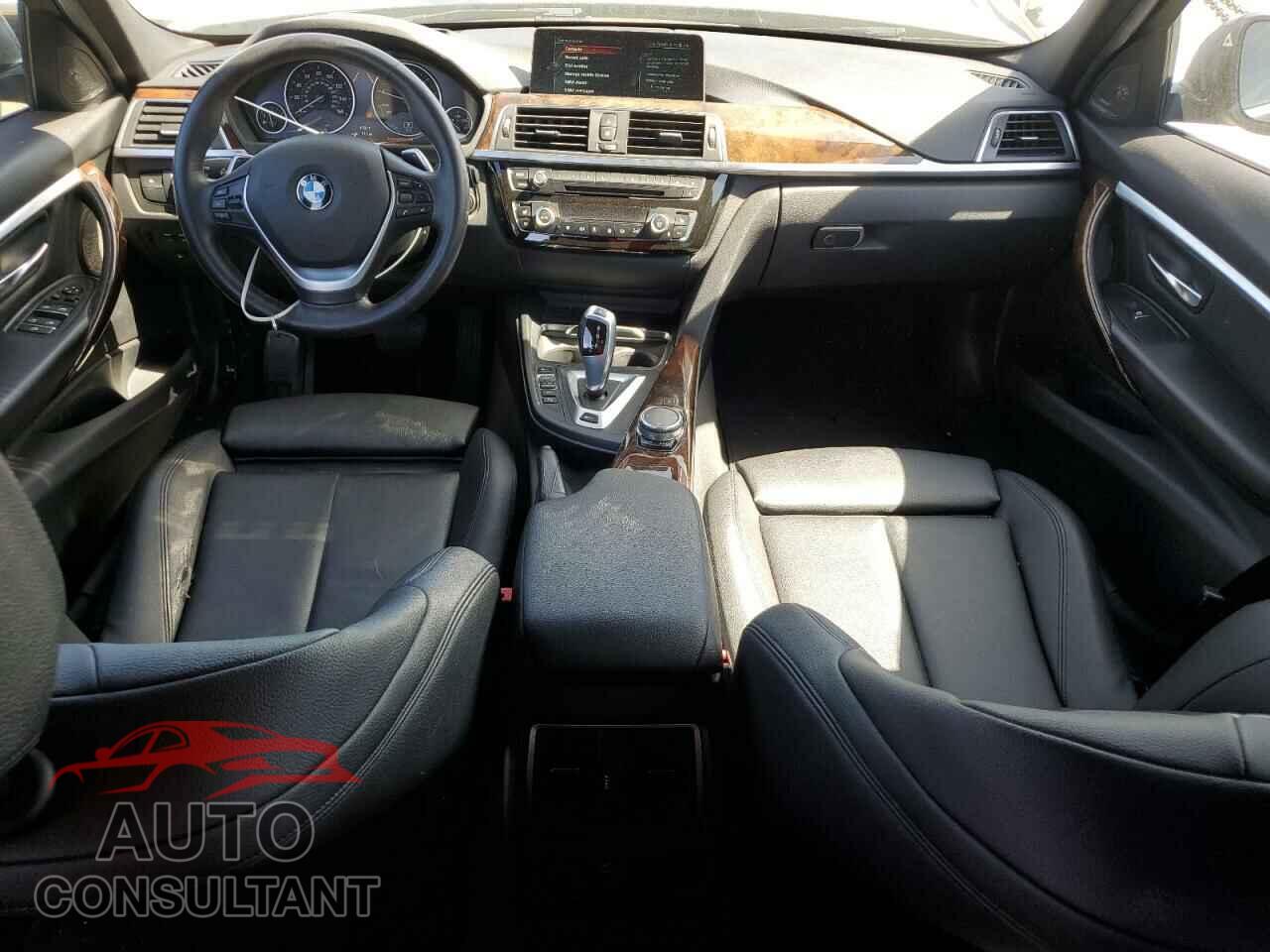 BMW 3 SERIES 2017 - WBA8E1C52HK480380