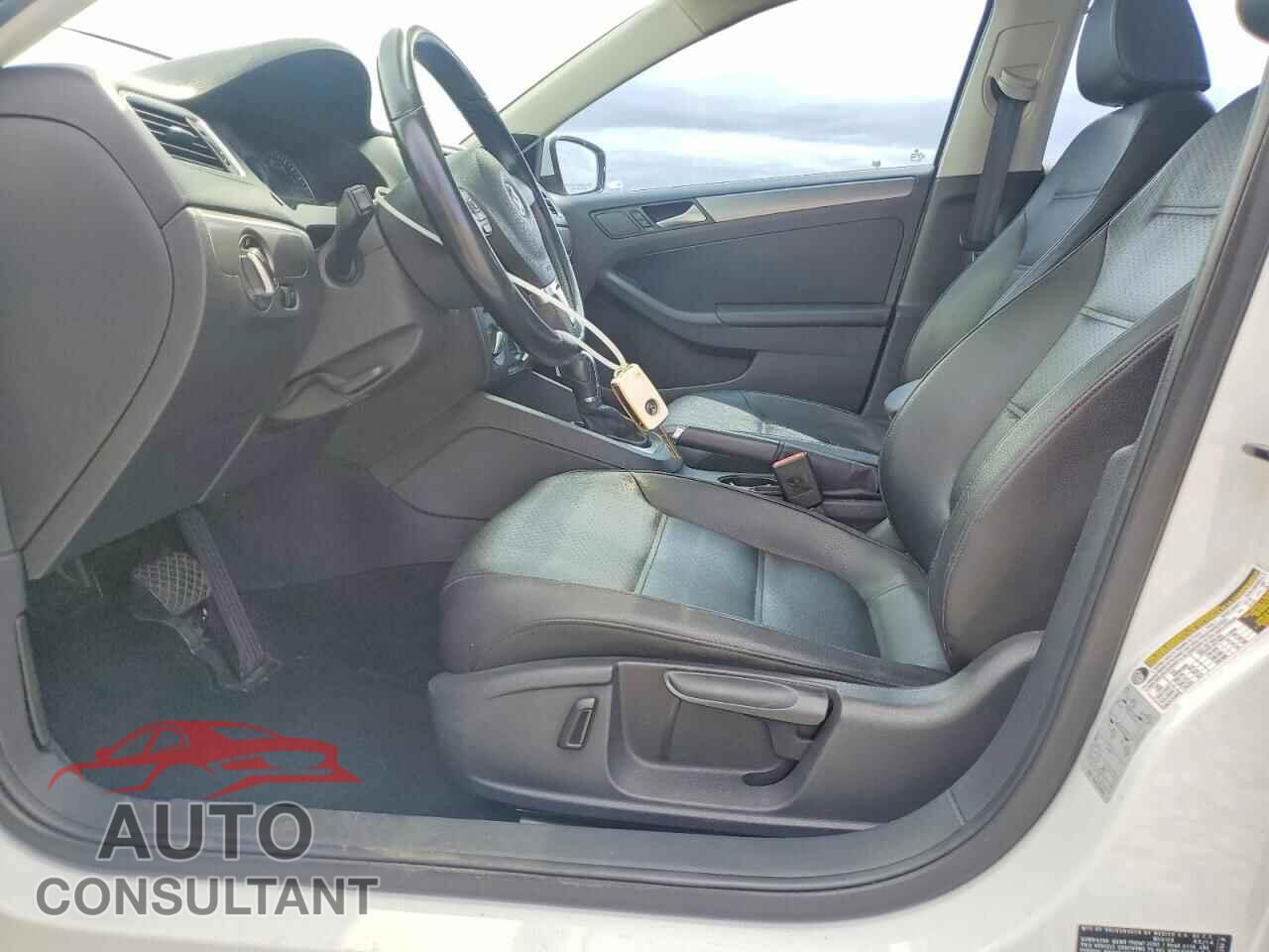VOLKSWAGEN JETTA 2014 - 3VWLL7AJ5EM438454