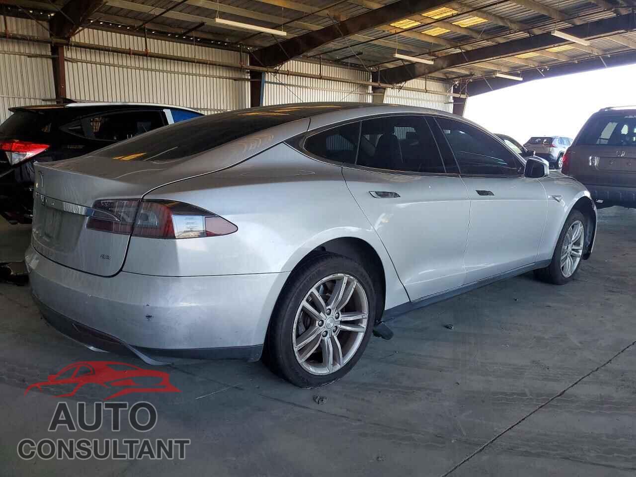 TESLA MODEL S 2013 - 5YJSA1CNXDFP17886