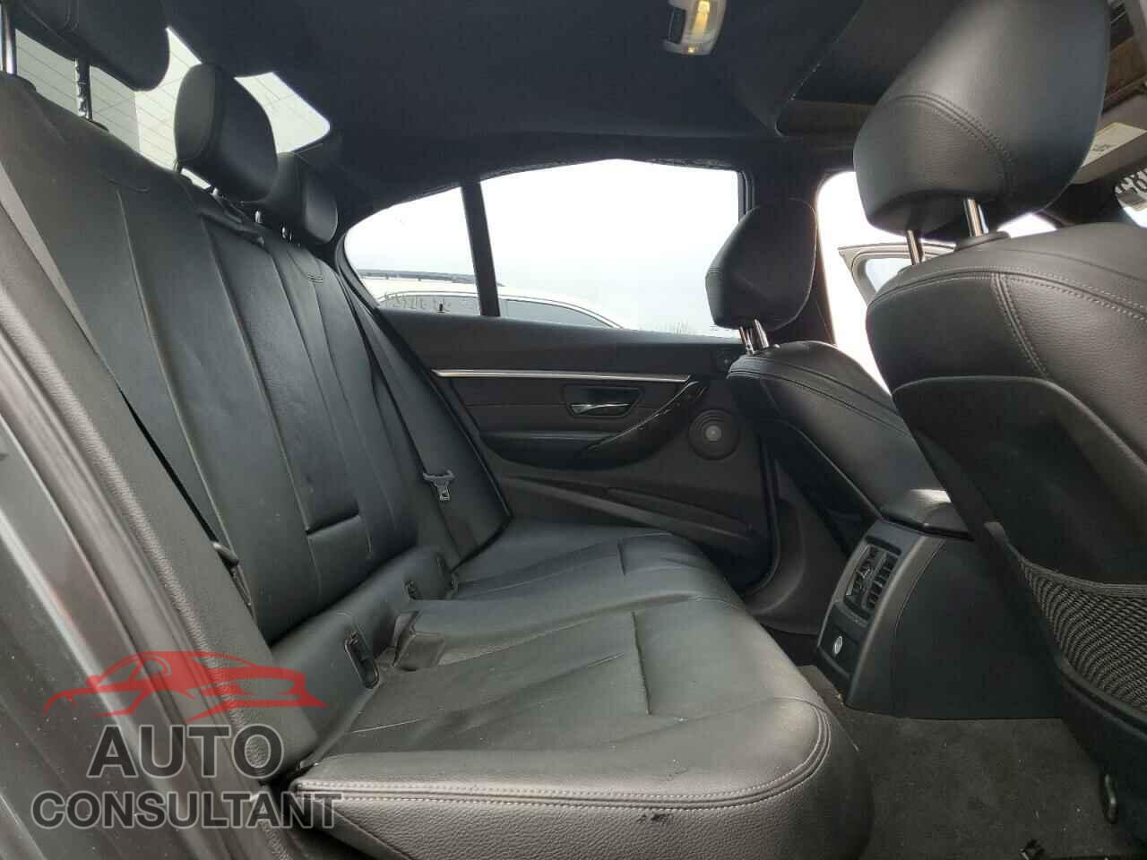BMW 3 SERIES 2016 - WBA8B3G59GNT92700