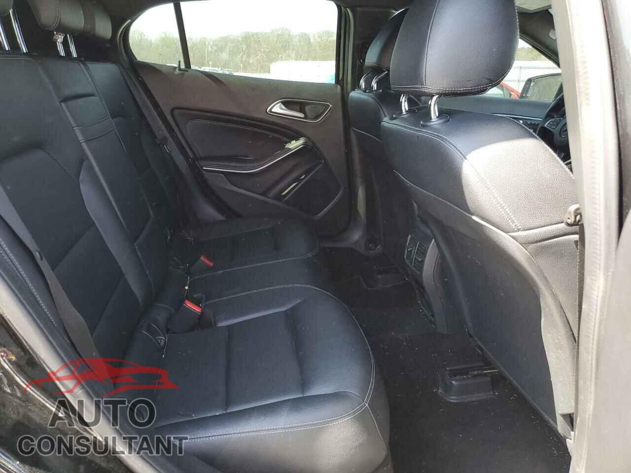MERCEDES-BENZ GLA-CLASS 2020 - W1NTG4GB6LU030293