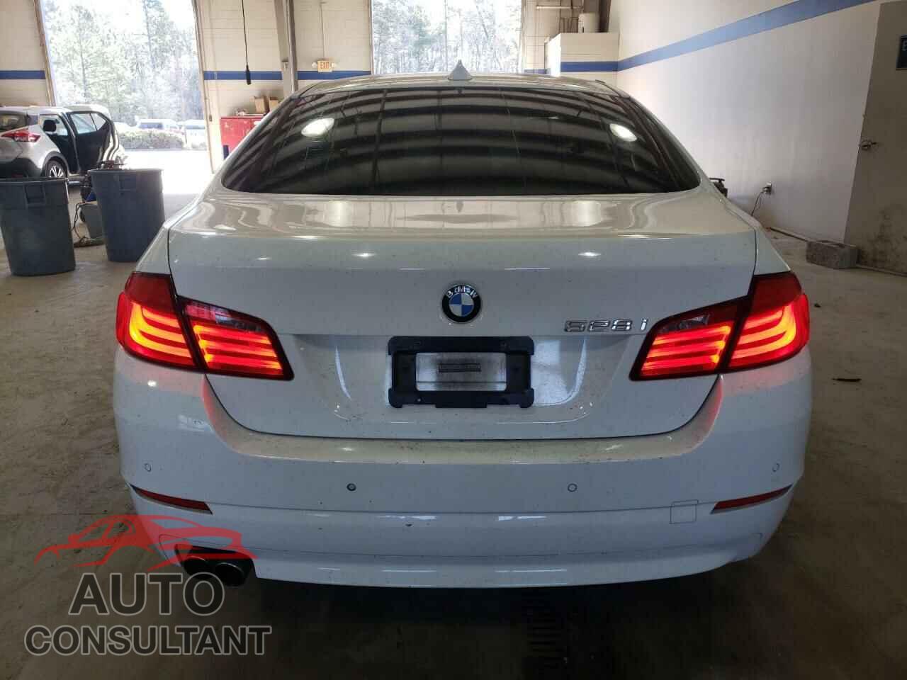 BMW 5 SERIES 2011 - WBAFR1C56BC737182
